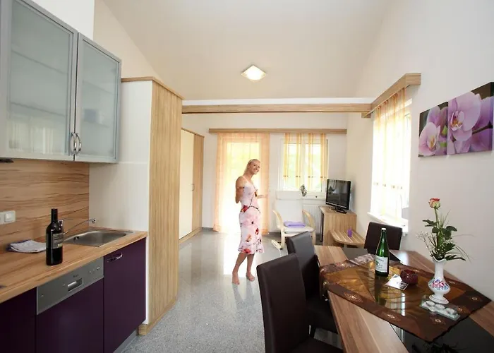 Apartmenthaus Franz Kleindienst דירה דויטשלנדסברג